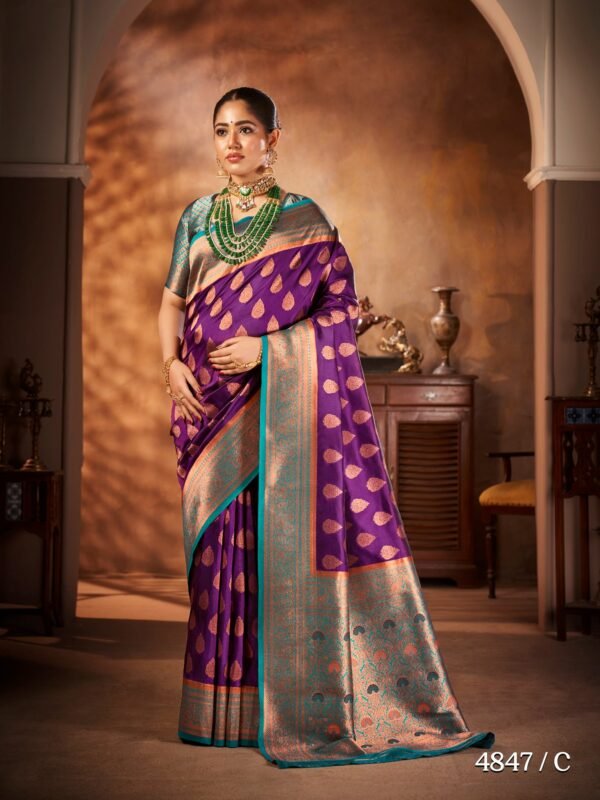 Joyful Festive Elegance - Image 3